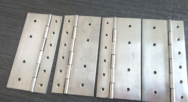 家居五金選購：三招快速鑒別鋼琴合頁